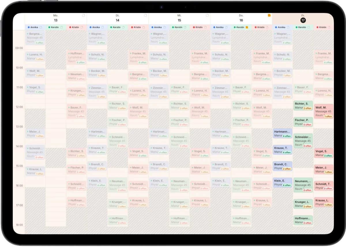 likami Wochenkalender für Physiotherapie-Praxen — Tablet-Ansicht am Empfang
